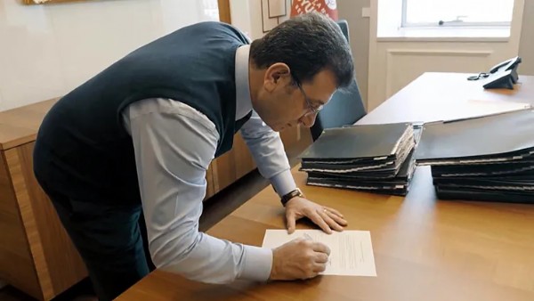 Ekrem İmamoğlu İBB’yi çiftliğe çevirmiş! 40 yöneticiye bankamatik maaş